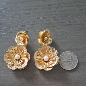 Gold Floral Pearl Earrings